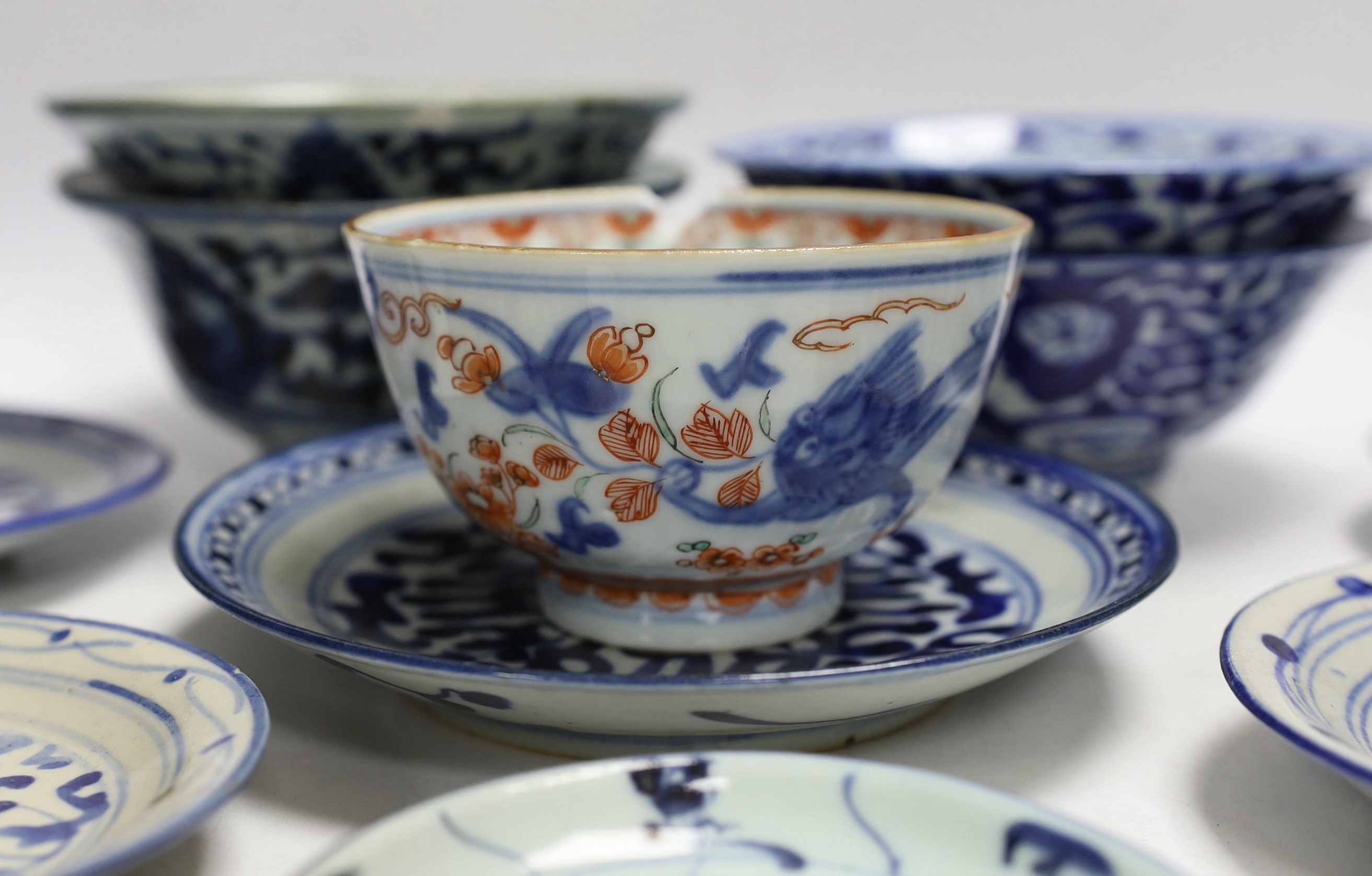Thirteen Chinese blue and white dishes, plates and bowls, largest diameter 17.5cm